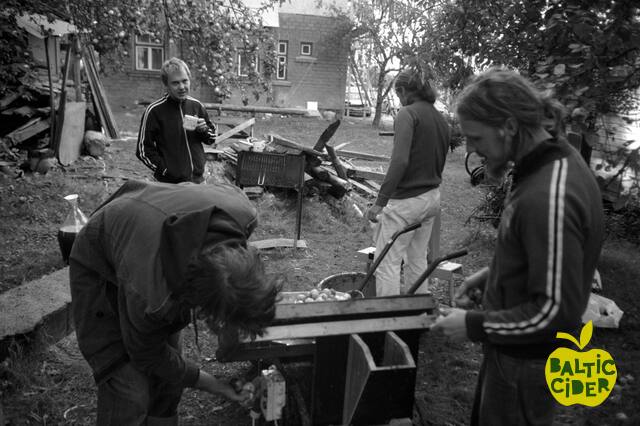 2007 – Abuls cidery – Apple pressing in Kundziņsala