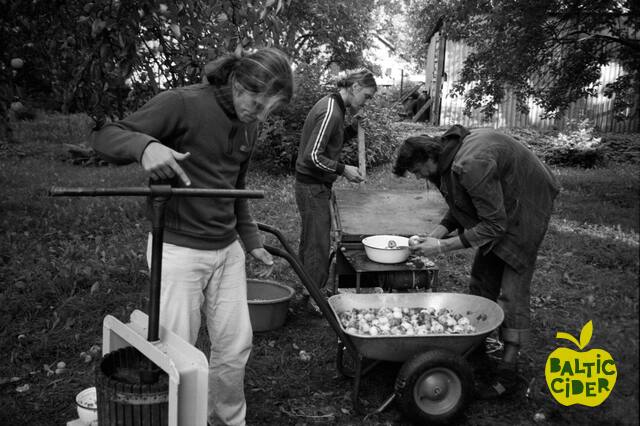 2007 – Abuls cidery – Apple pressing in Kundziņsala